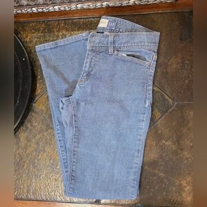 GAP Hip-Hugger Stretch Jeans.  Lt-Med Wash.  Sz 2.  EUC.